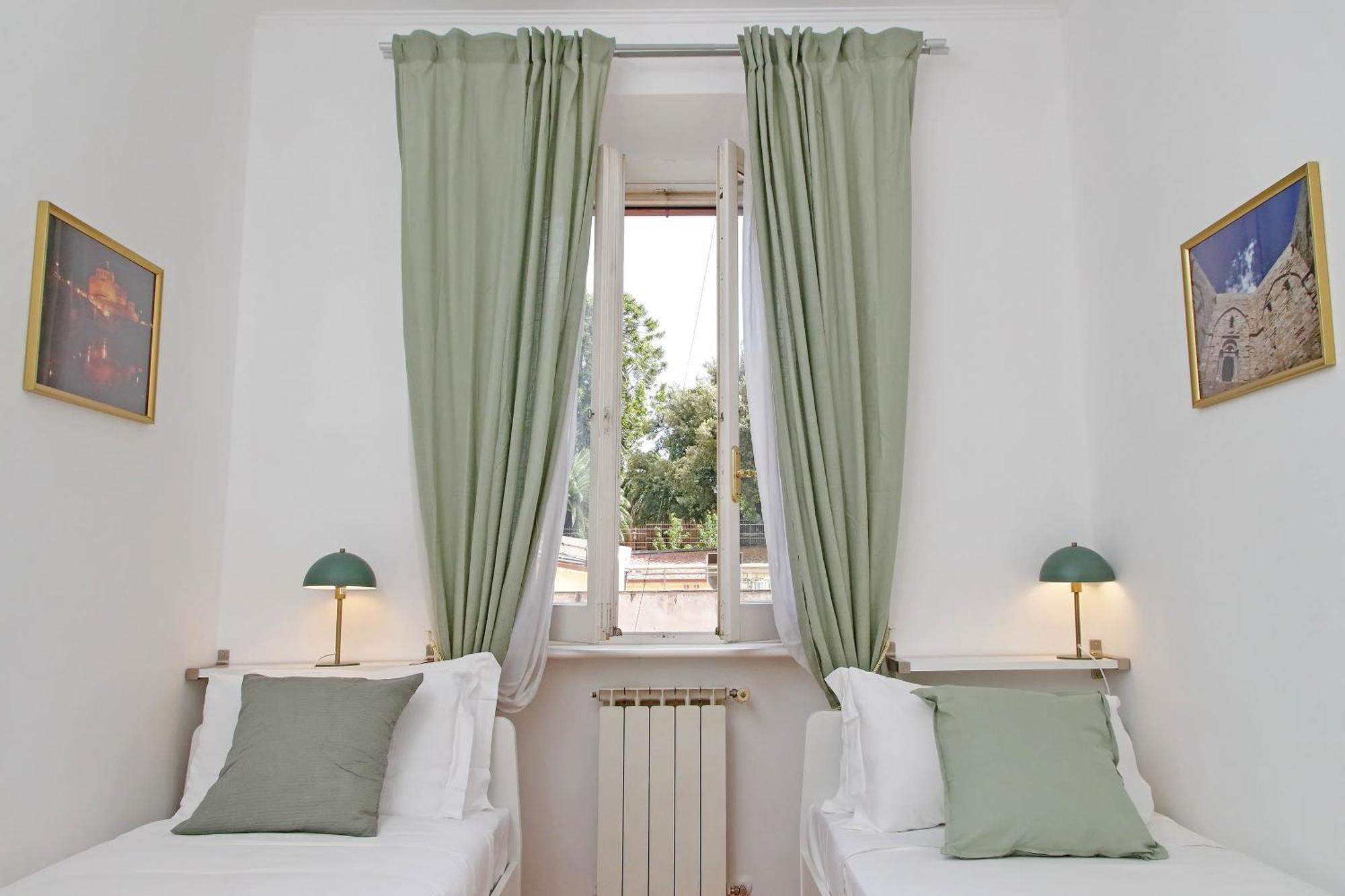 Ych-Comfortable 2 Bedrooms Flat Near Colosseum Рим Экстерьер фото