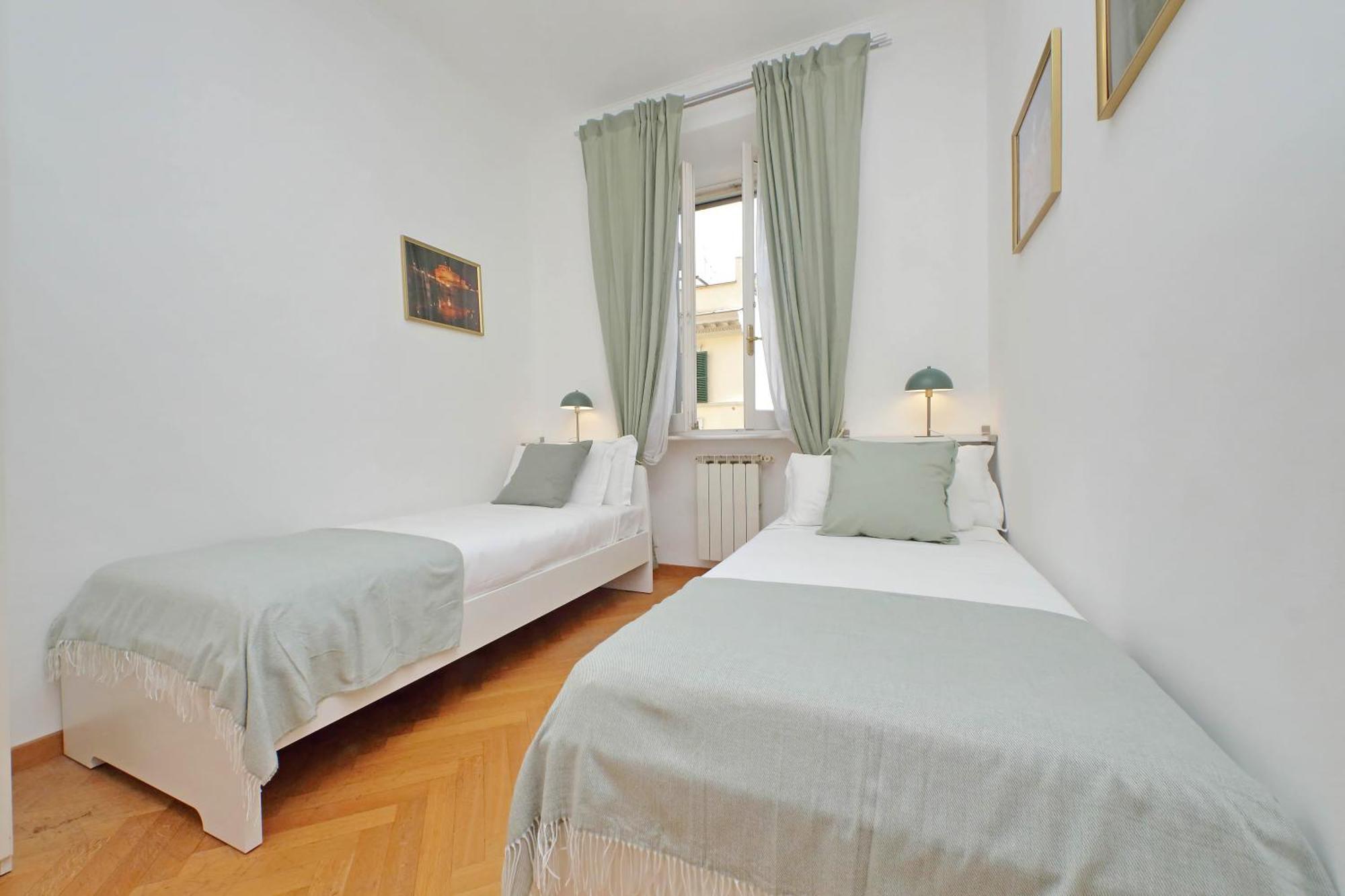 Ych-Comfortable 2 Bedrooms Flat Near Colosseum Рим Экстерьер фото